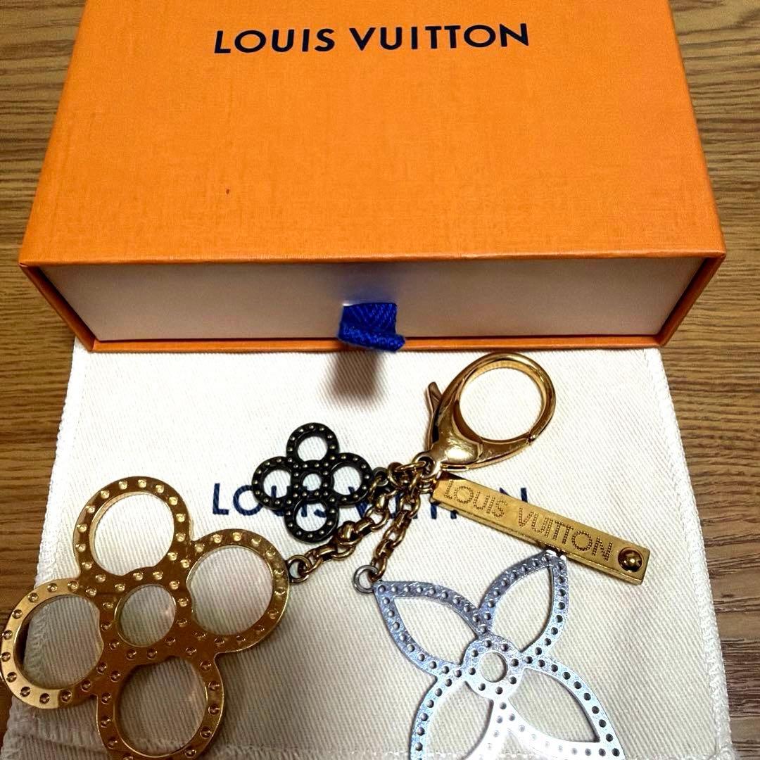 ルイヴィトン　バックチャーム