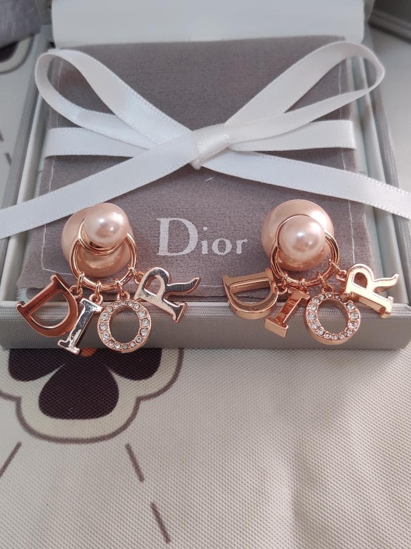 パールピアス　ピンク