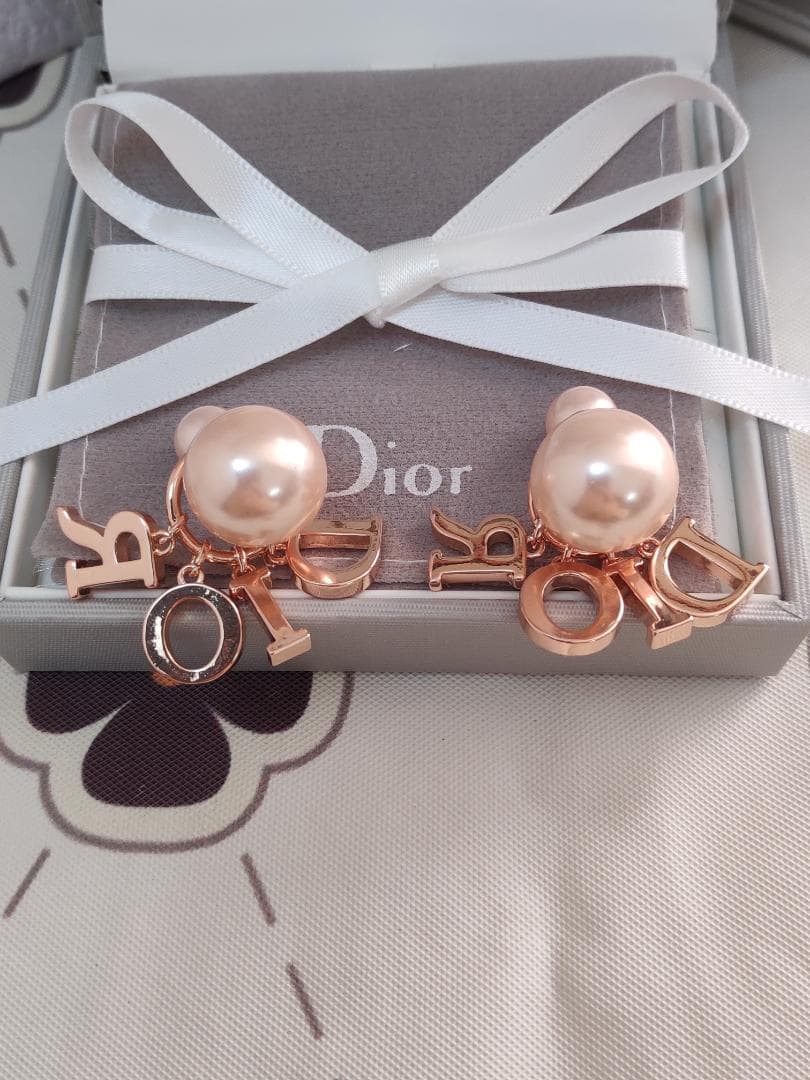 パールピアス　ピンク