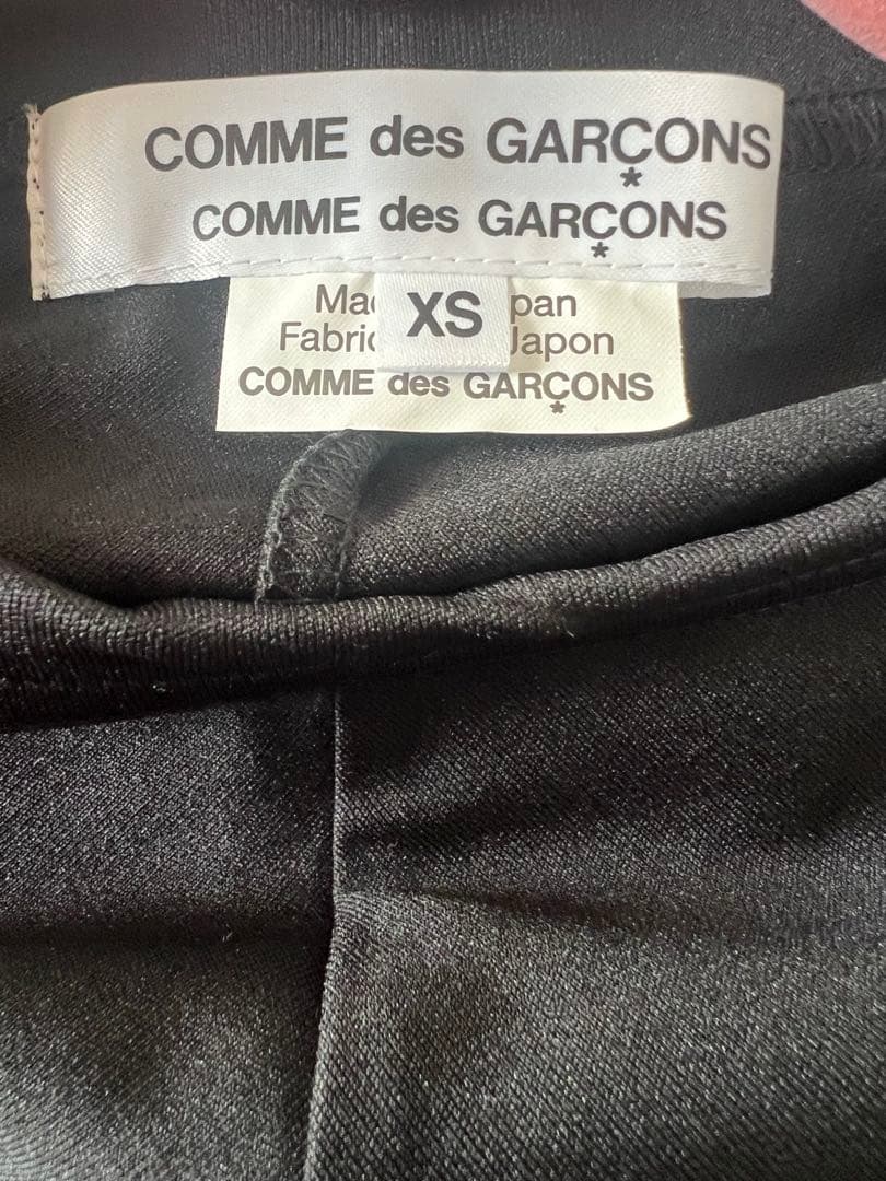 新品未使用　COMME des GARÇONS ブラック長袖トップス XS