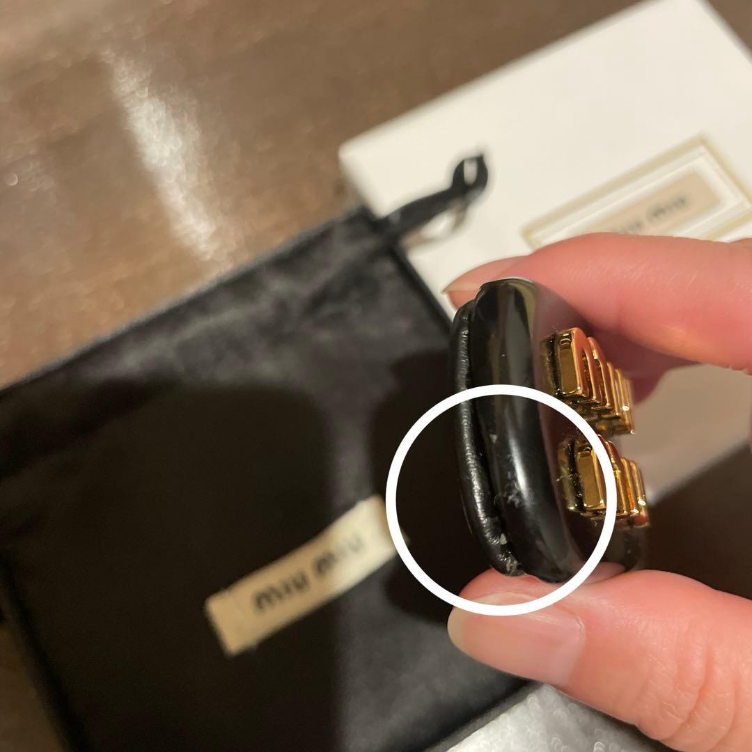 miumiu パテントレザー ヘアクリップ　ブラック