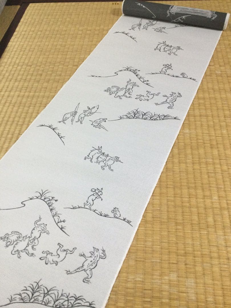 素敵な装い！西陣名古屋帯 綿芯仕立、ガード加工済「鳥獣人物戯画」薄グレー簡易包装