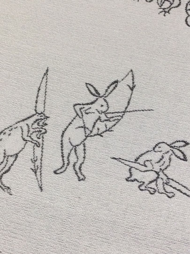 素敵な装い！西陣名古屋帯 綿芯仕立、ガード加工済「鳥獣人物戯画」薄グレー簡易包装