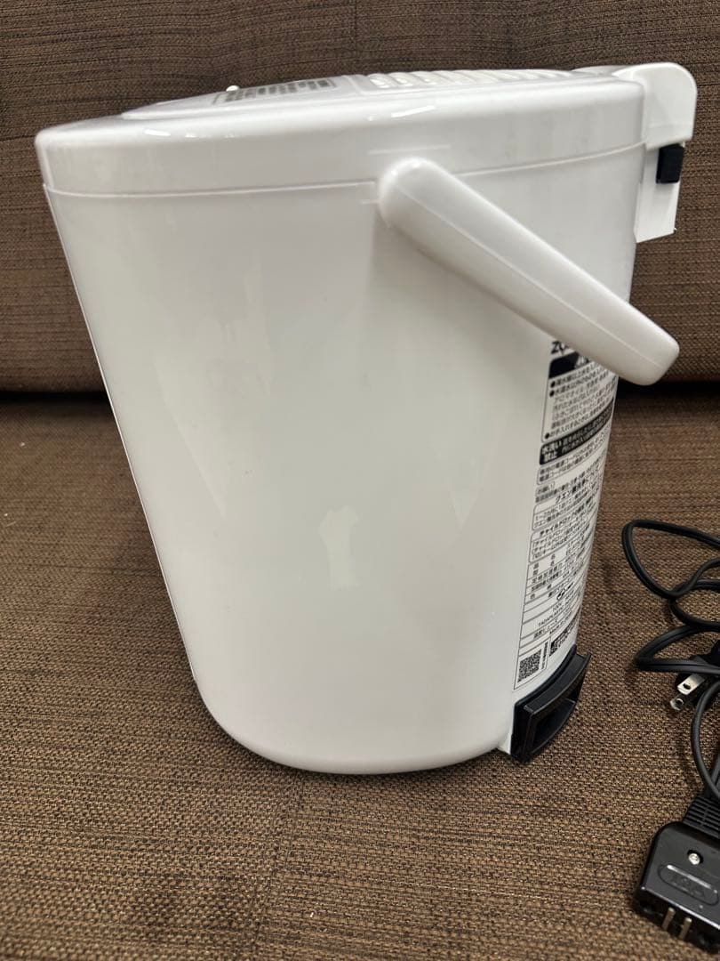 ② 象印 スチーム式加湿器 EE-RT50 2024年製