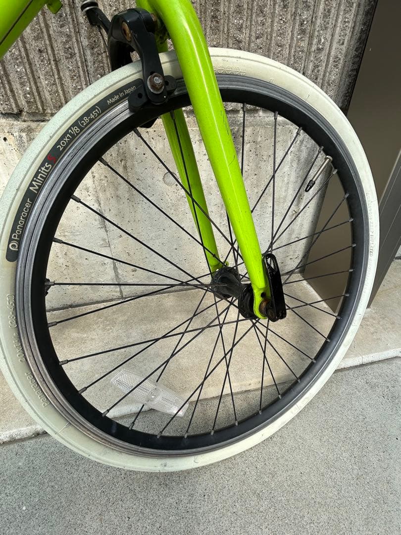 ライムグリーン ミニベロ　ホワイトタイヤ 20インチ ARISE シマノ