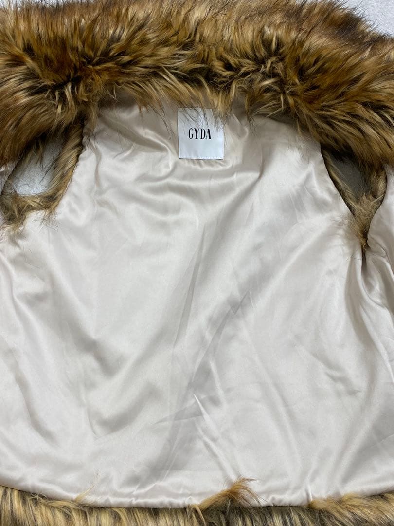 【美品】GYDA フェイクファー ベスト