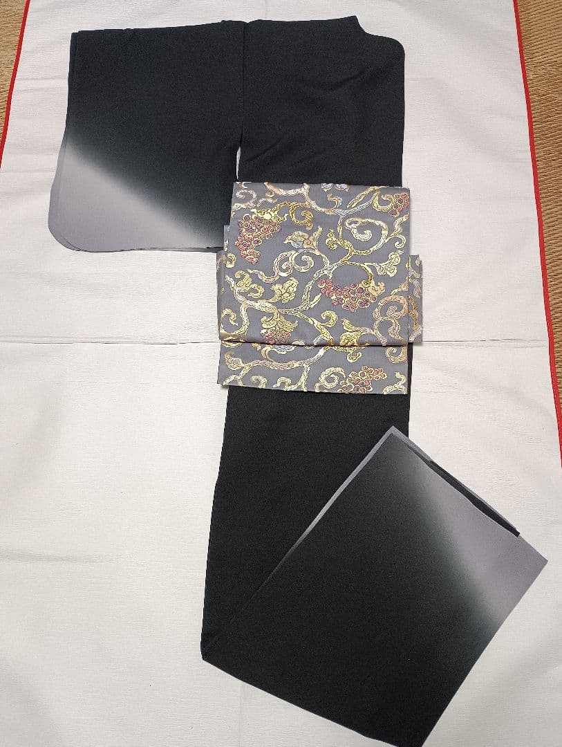 付下げ　正絹　黒　暈かし