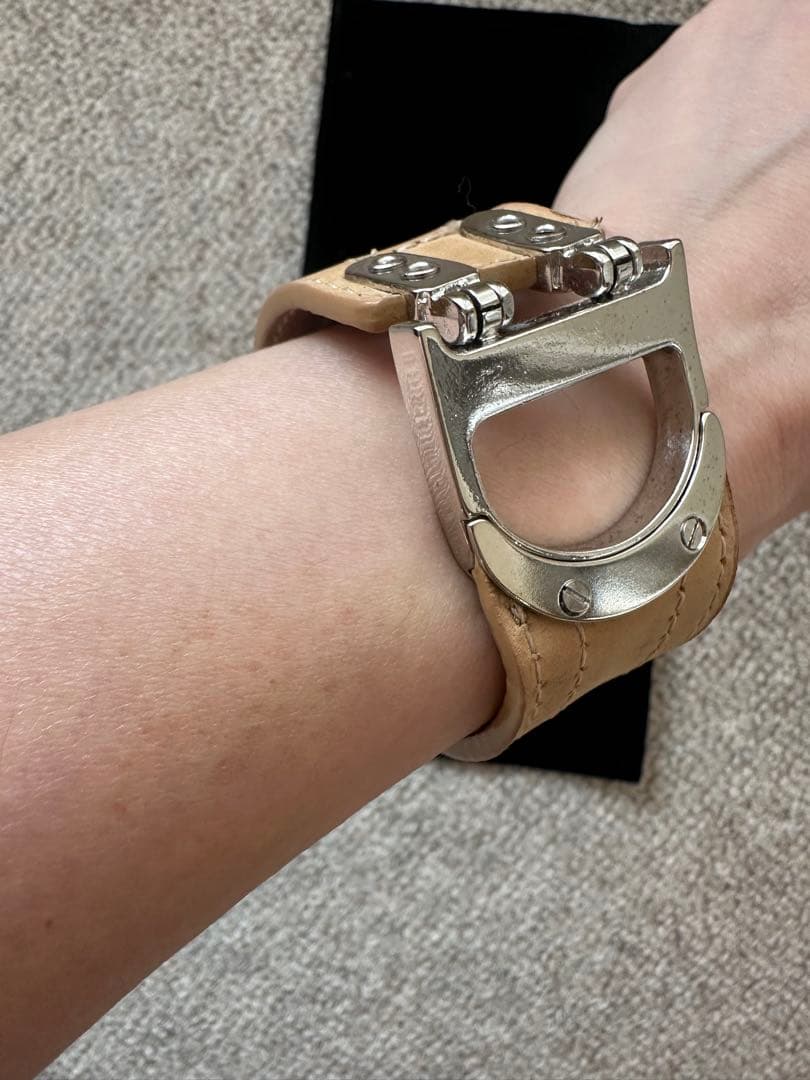 【希少】Dior ベージュ レザーバングル