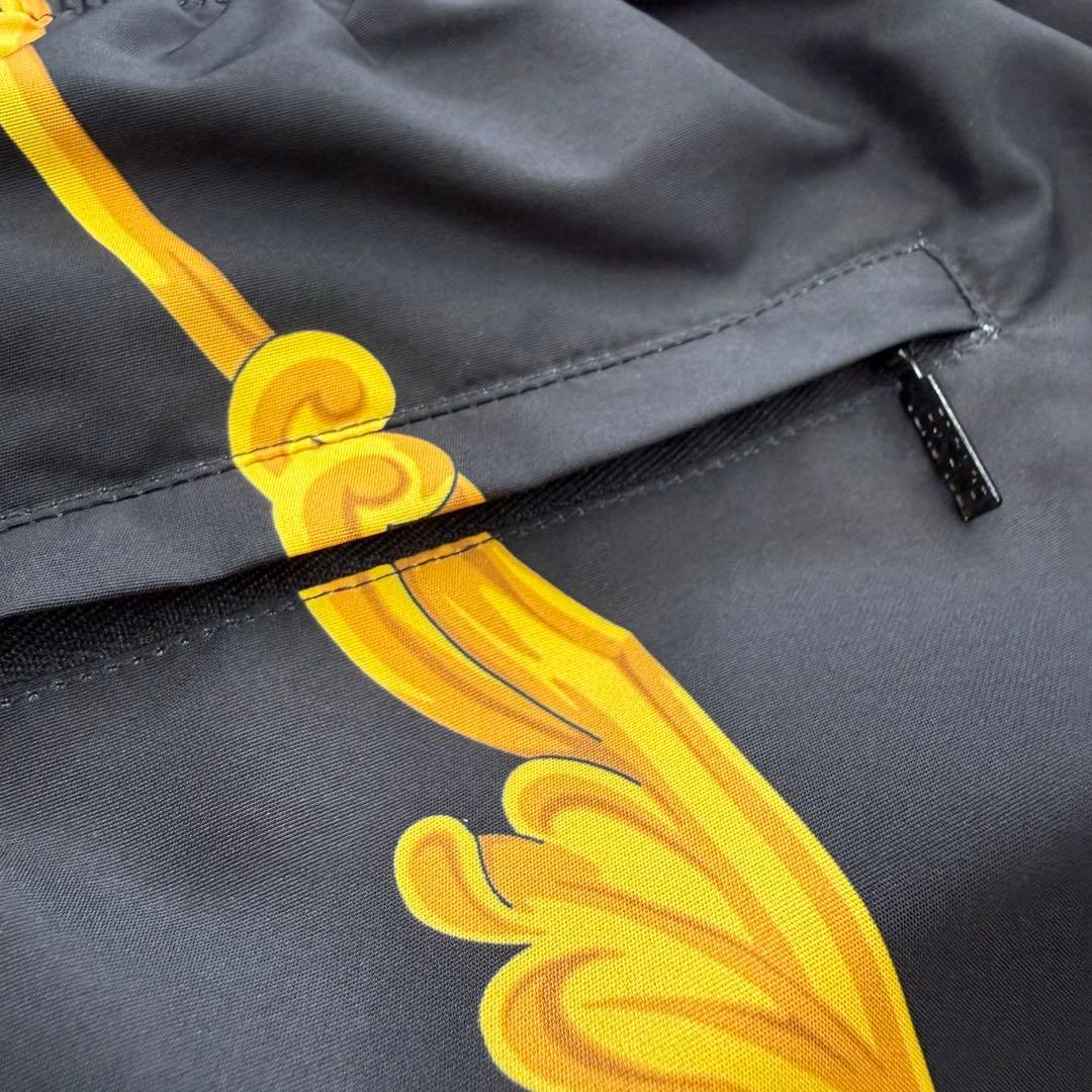 VERSACE ヴェルサーチェ ショートパンツ 48