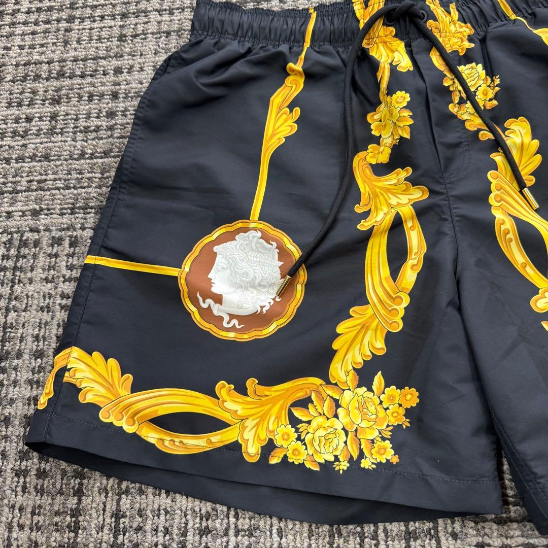 VERSACE ヴェルサーチェ ショートパンツ 48