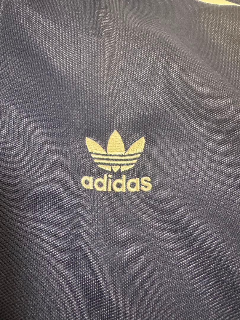 ポン太adidas ネイビー ジップアップジャケット