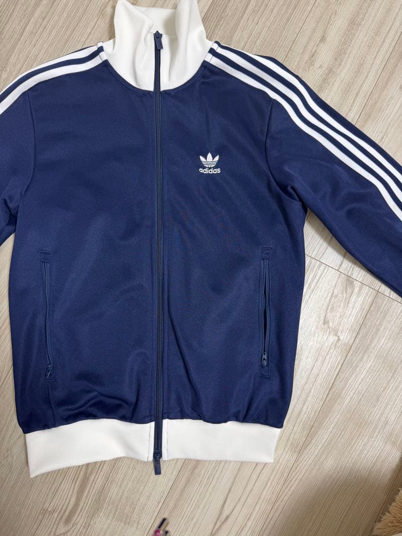 ポン太adidas ネイビー ジップアップジャケット