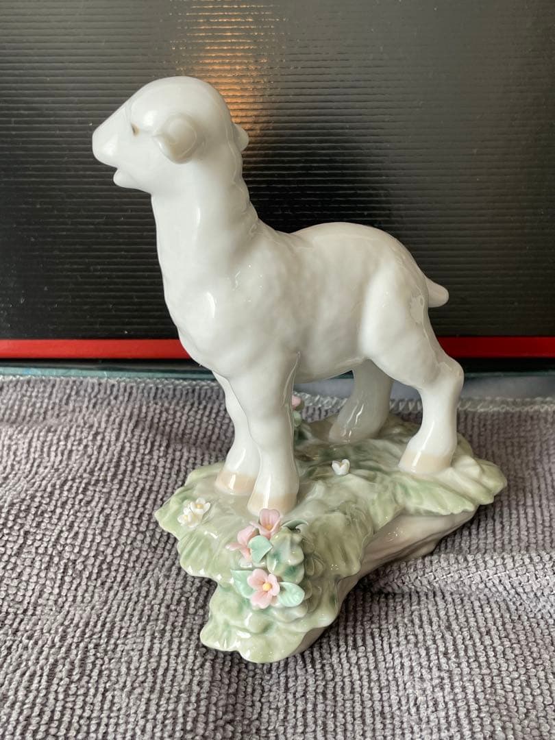 LLADRO リヤドロ 7212 仔羊