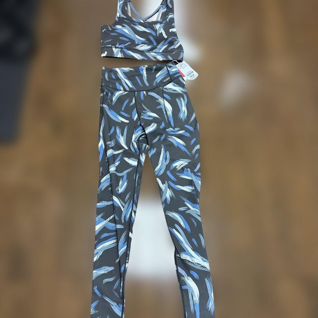 【新品未使用タグ付き／Mサイズ】ヨガウェア　ピラティスウェア　セットアップ