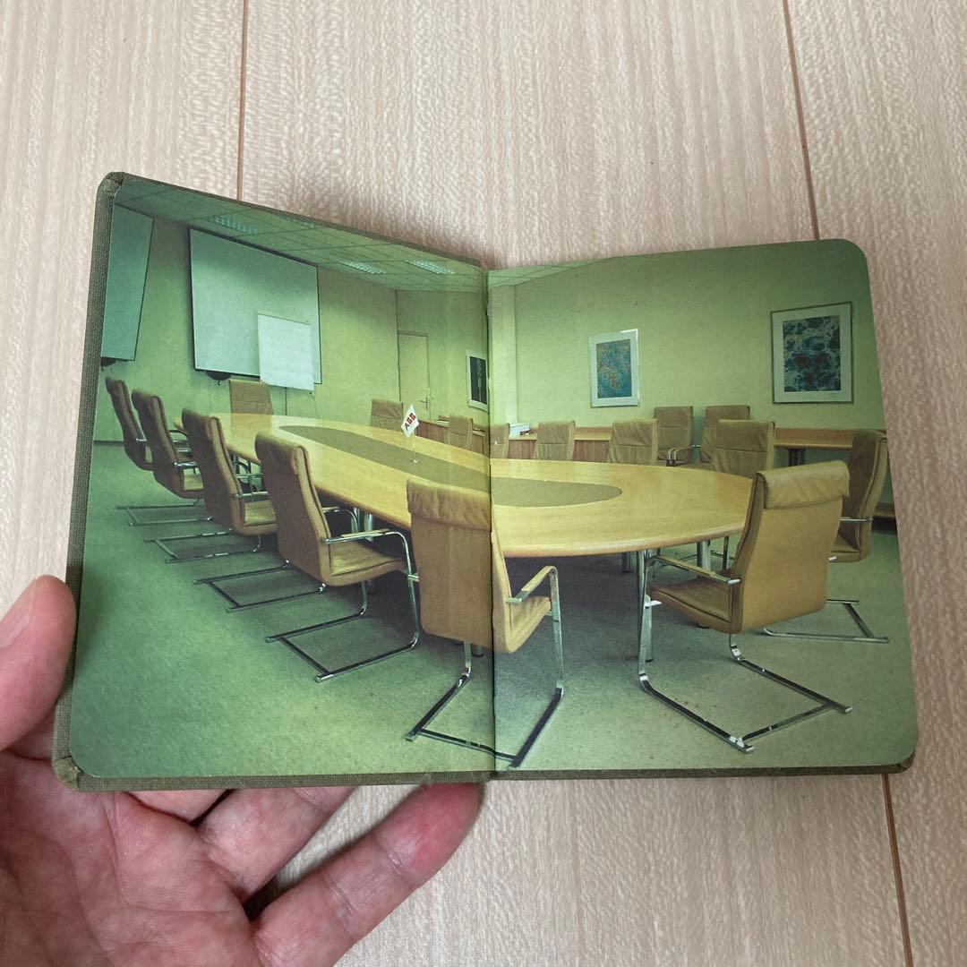 アート・デザイン・音楽 The Table of Power - First Edition