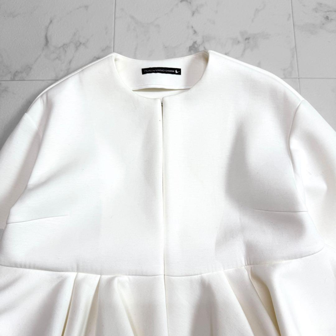 ツルバイマリコオイカワ ティアード ノーカラージャケット ホワイト ペプラム