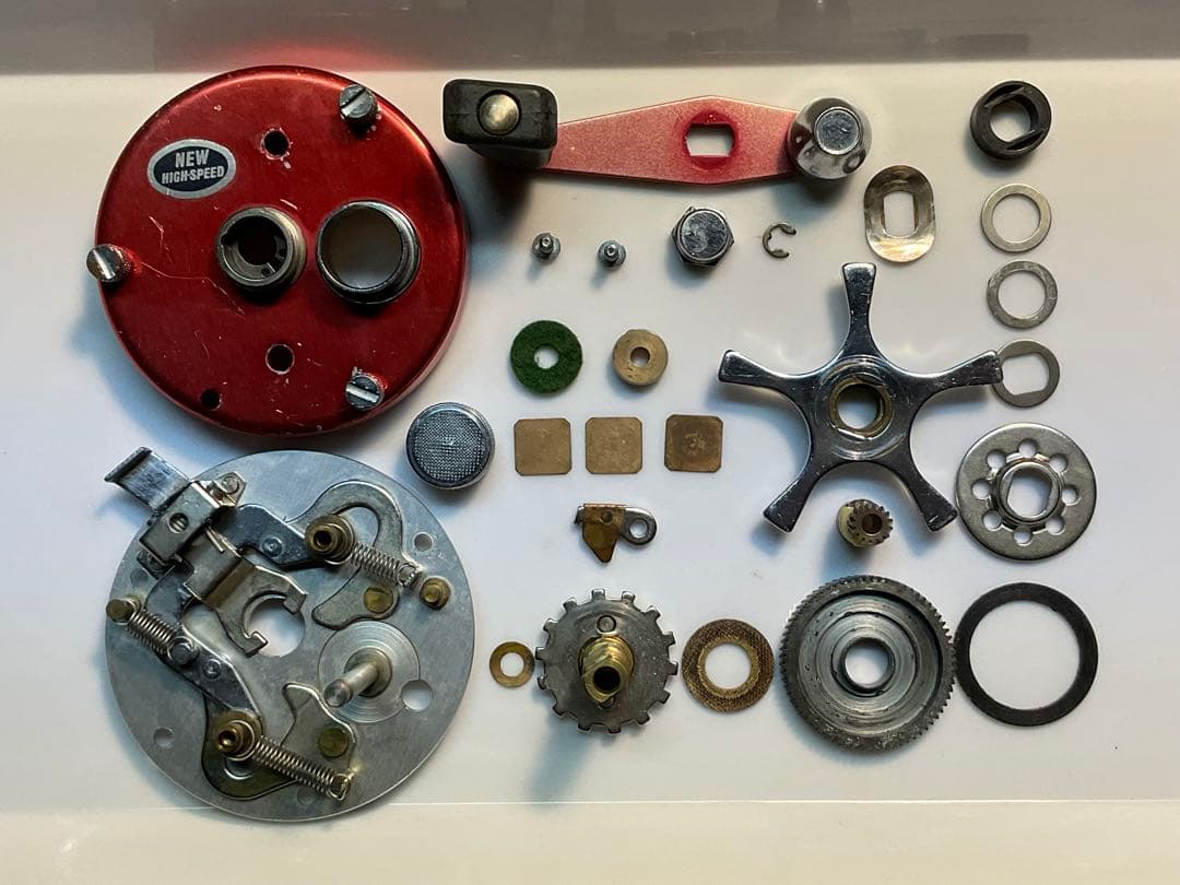 ABU アンバサダー 5500 メンテ済 フレーム修正済 チェリーレッド