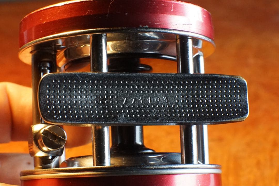 ABU アンバサダー 5500 メンテ済 フレーム修正済 チェリーレッド