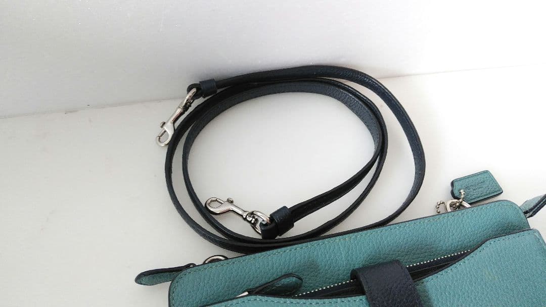 いの☆コーチ☆お財布ショルダー バッグ ミニショルダー☆ポーチ付き☆革