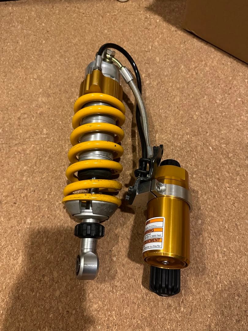 期間限定お値下げ中　MT09 オーリンズリアサスペンション