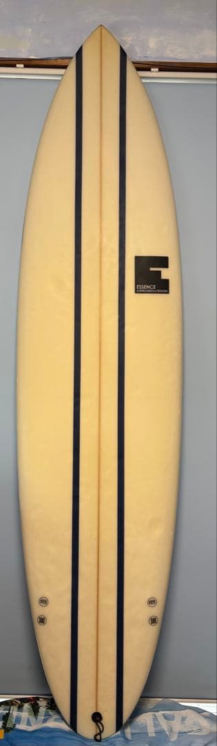 ESSENCEミッドレングスサーフボード7.2