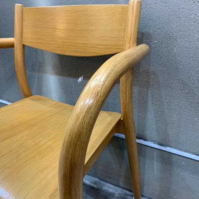 無印良品オーク材ダイニングアームチェア