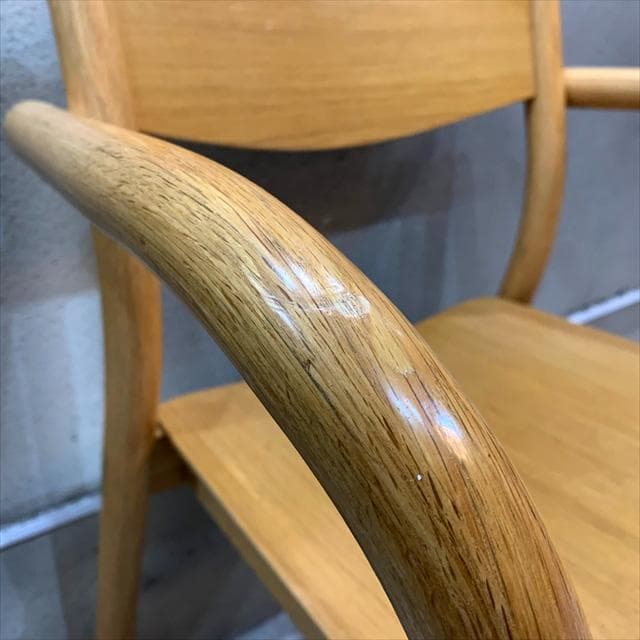 無印良品オーク材ダイニングアームチェア