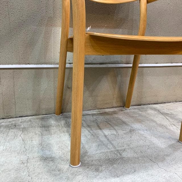 無印良品オーク材ダイニングアームチェア