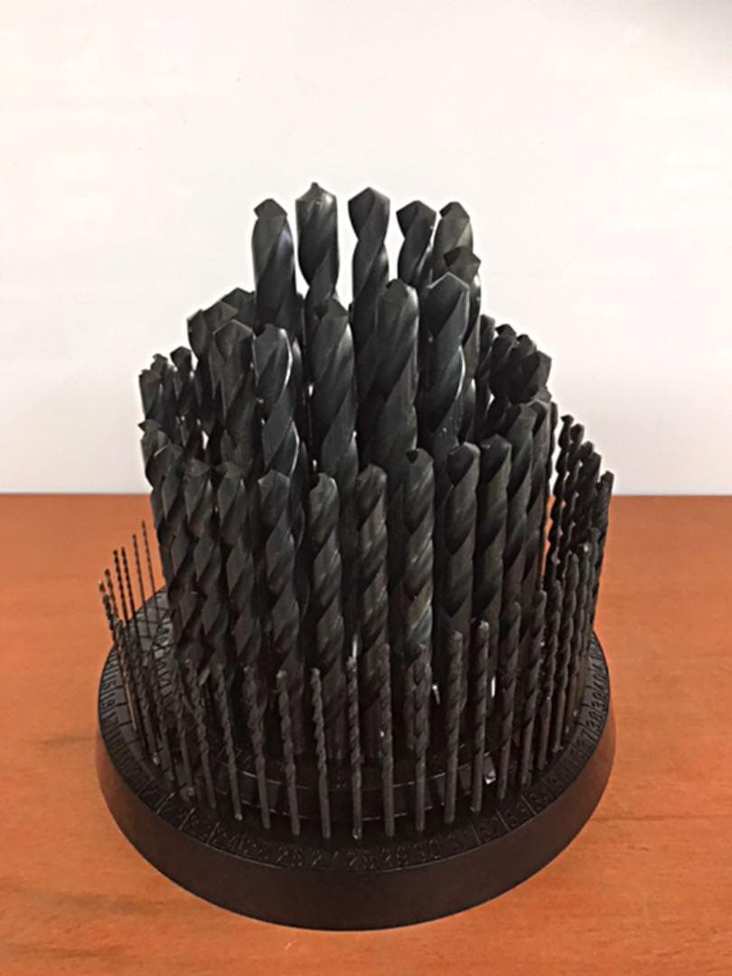 日本製ドリル100本セット回転ケース付 日本価格156000円→特価48000円