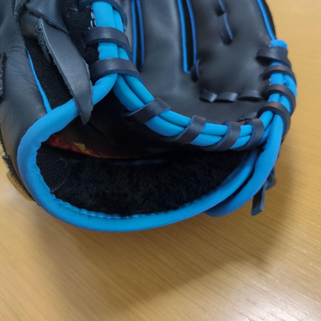 Under Armour 軟式野球グローブ 山崎康晃選手サイン入り 黒/青