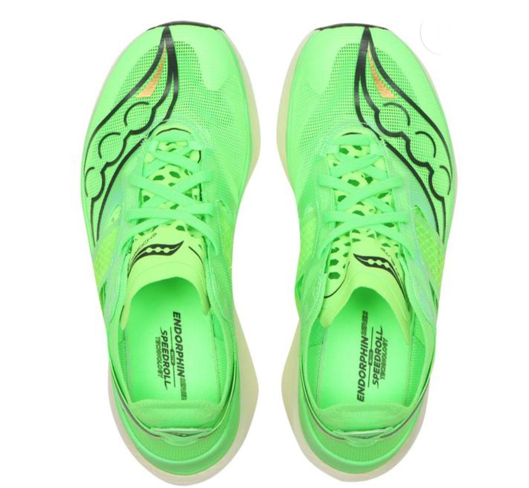 未使用25.0cm　サッカニー　エンドルフィンエリート マラソン ランニング