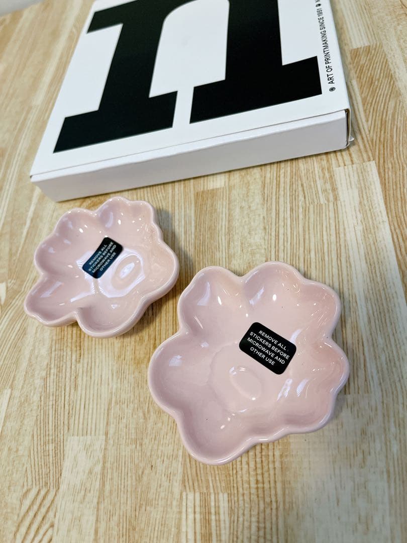 新品未使用　マリメッコ　Unikko ウニッコプレート ピンク　2枚