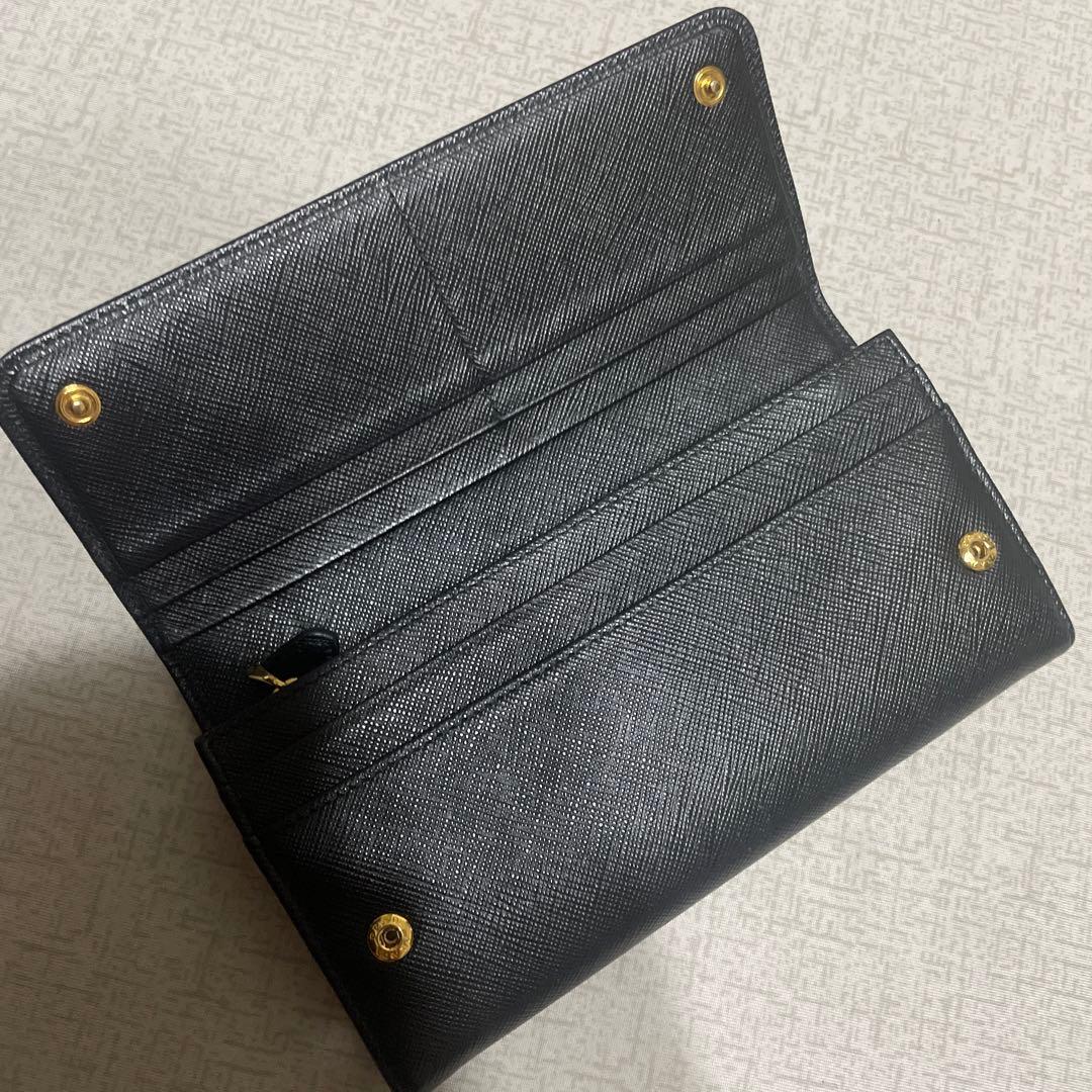 長財布　プラダ　レディース　黒