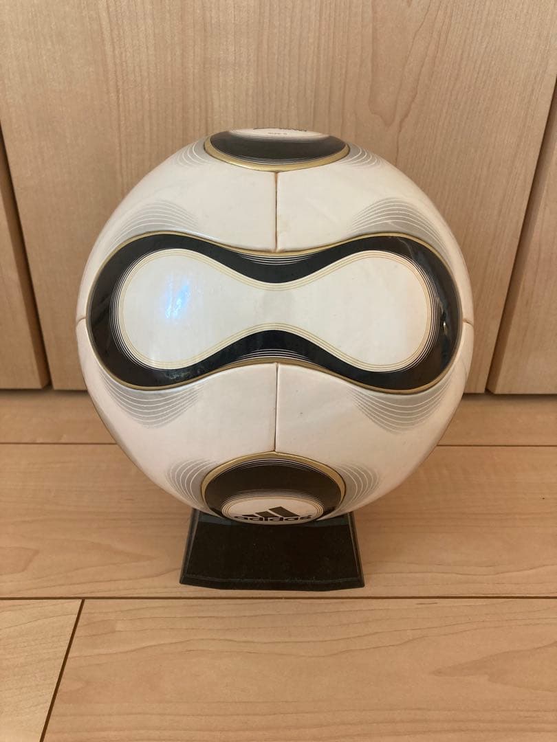 ラスト一つ　チームガイスト サッカーボール ５号球 公式球　TEAM GEIST