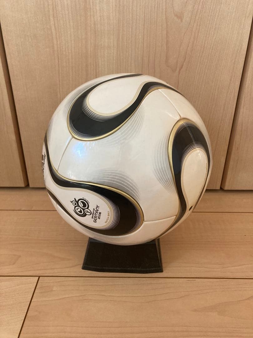 ラスト一つ　チームガイスト サッカーボール ５号球 公式球　TEAM GEIST