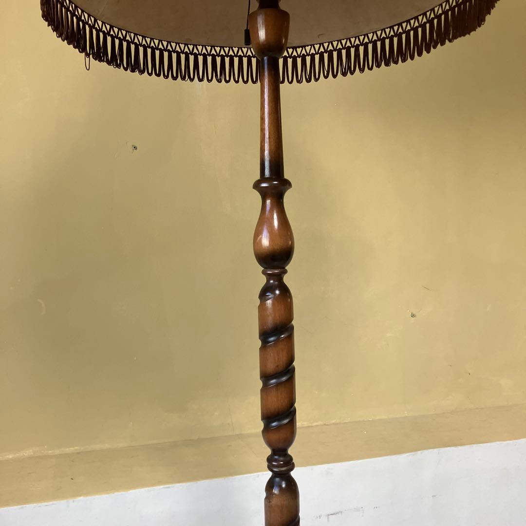 クラシックスタイル 木製フロアランプアンティーク　薔薇　ヴィンテージイケダ製作所