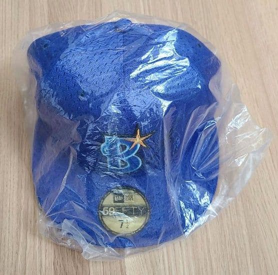 横浜DeNAベイスターズ 伊勢大夢選手 キャップ 59.6cm 新品 サイン入り