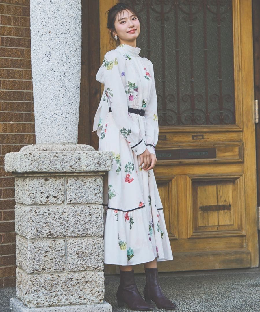 アンド クチュール クラシックフラワーワンピース ホワイト