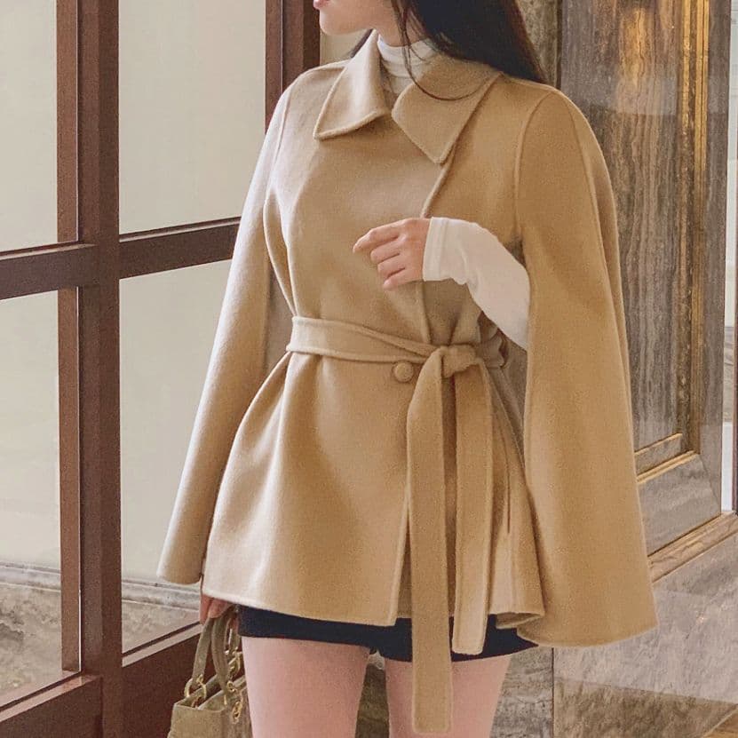 【新品タグ付き】サイドボタンハンドメイドケープジャケット ベージュ