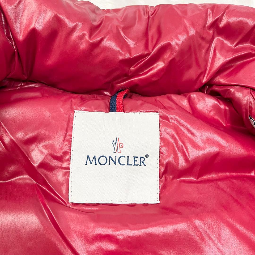 MONCLER レッド ダウンベスト