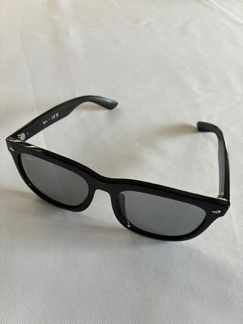 レイバン　サングラス　RB4260D 幅広目　大きいサイズ57 幅広だから安心