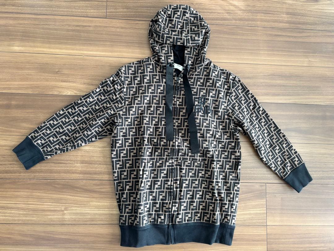 FENDI ズッカ柄オーバーサイズパーカー