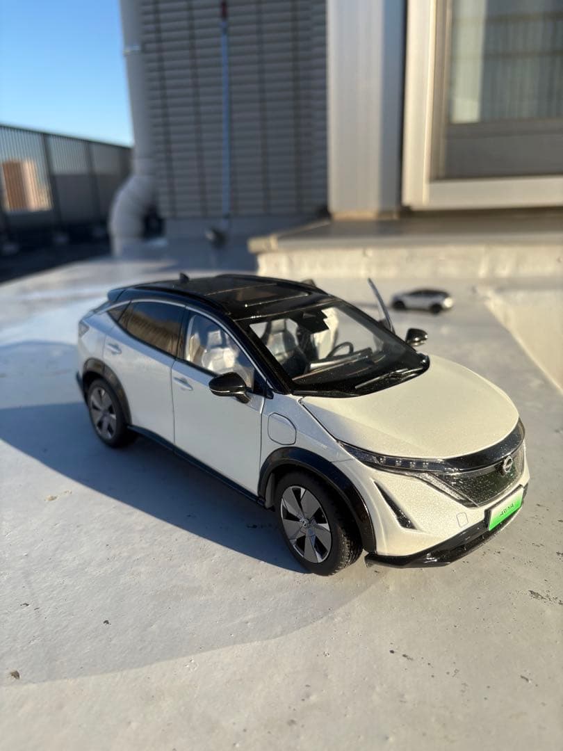 ミニカー 1/18 日産 ニッサン アリア ARIYA ホワイト　箱付