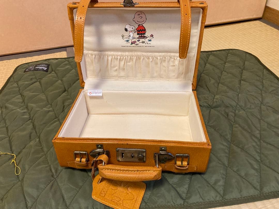 【未使用品】非売品　スヌーピー　レザートランク　　小