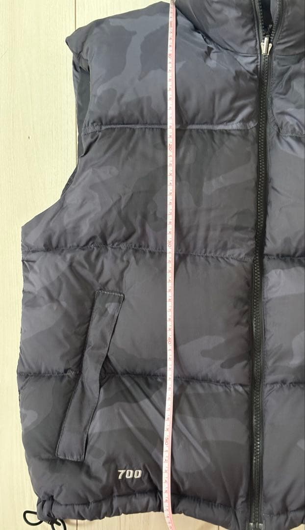 年内特別価格！THE NORTH FACE センターロゴカモフラ ダウンベスト