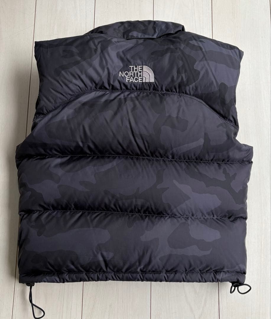 年内特別価格！THE NORTH FACE センターロゴカモフラ ダウンベスト