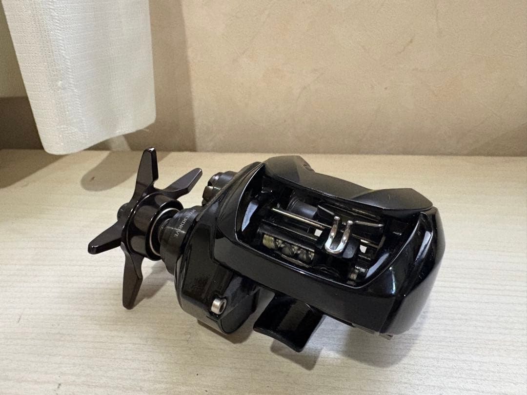 ★☆ダイワ　22ジリオンTW HD 1000 H ボディ　超美品