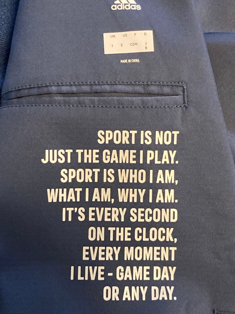 アディダス　セットアップスーツ　　ストレッチ素材　ネイビーカラー　☆美品☆