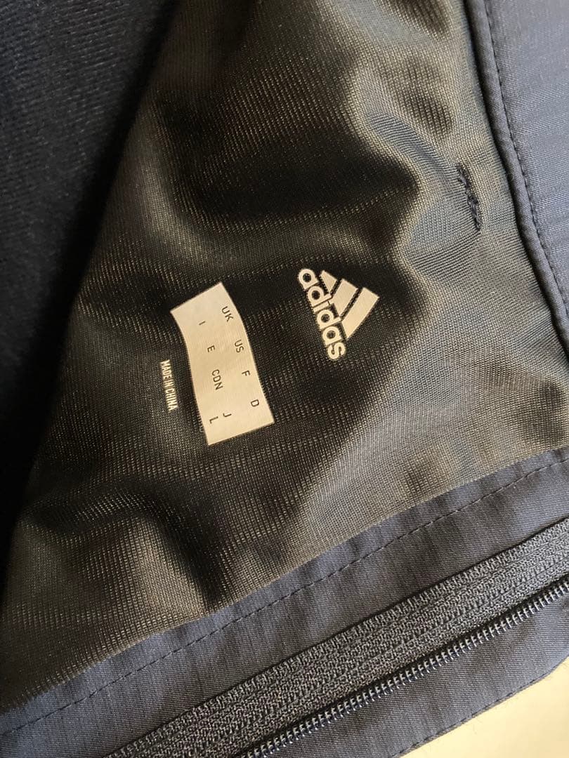 アディダス　セットアップスーツ　　ストレッチ素材　ネイビーカラー　☆美品☆