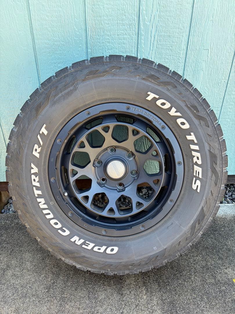 お*ー様 レイズ　チームデイトナM9 ブラックエディション　ハイラックス